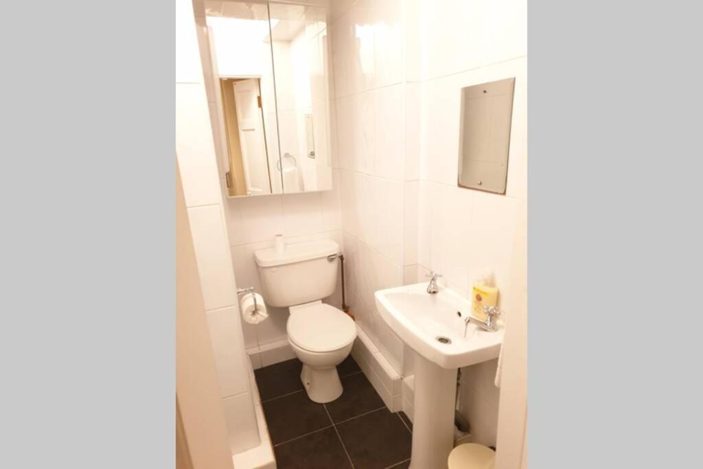 Апартаменты Large 3 Bed, Galway City Centre Экстерьер фото