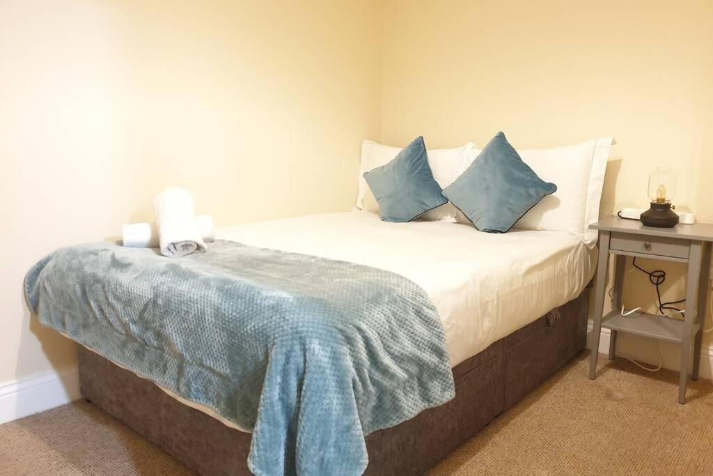 Апартаменты Large 3 Bed, Galway City Centre Экстерьер фото