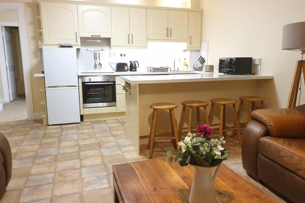 Апартаменты Large 3 Bed, Galway City Centre Экстерьер фото