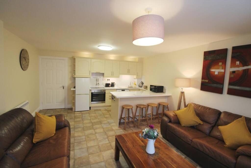 Апартаменты Large 3 Bed, Galway City Centre Экстерьер фото